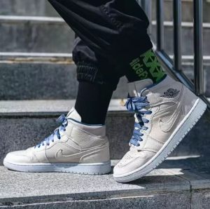 Alternative view of Giày Nike Air Jordan 1 Mid SE 'Sanddrift' DM9126-104