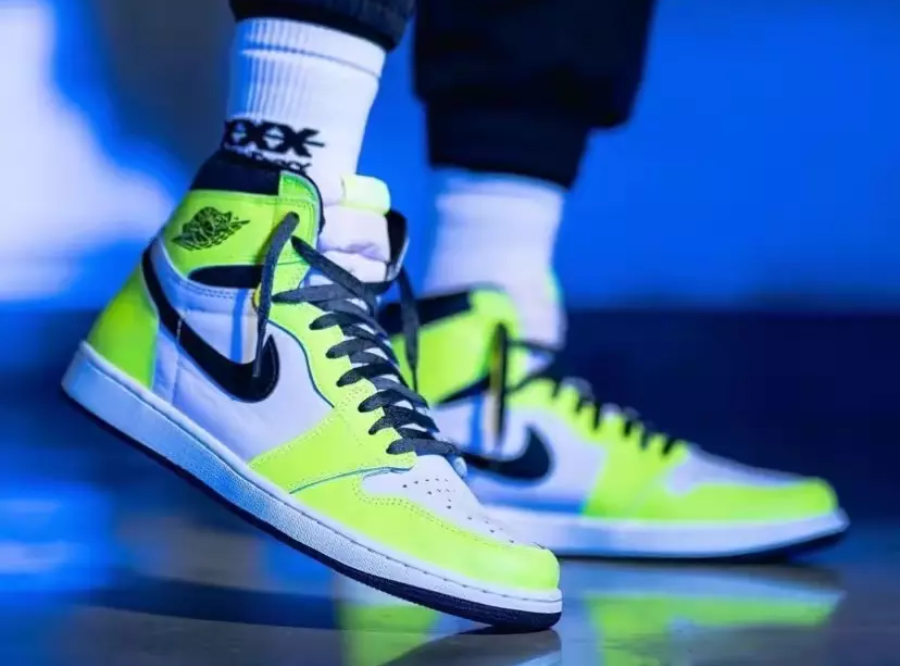Giày Nike Air Jordan 1 Retro High OG 'Volt' 555088-702 - Ảnh 5