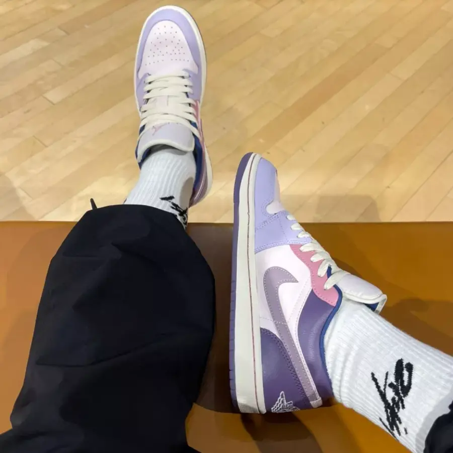 Giày Nike Air Jordan 1 Low 'Pastel Purple' DZ2768-651 - Ảnh 3
