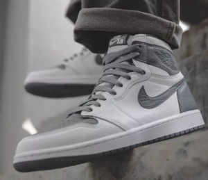 Alternative view of Giày Nike Jordan 1 Retro High OG 'White Stealth' 555088-037