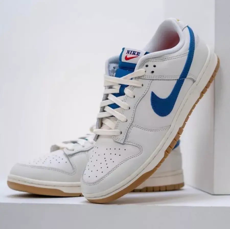 Alternative view of Giày Nike Dunk Low SE 'Sail Dark Marina Blue' DX3198-133