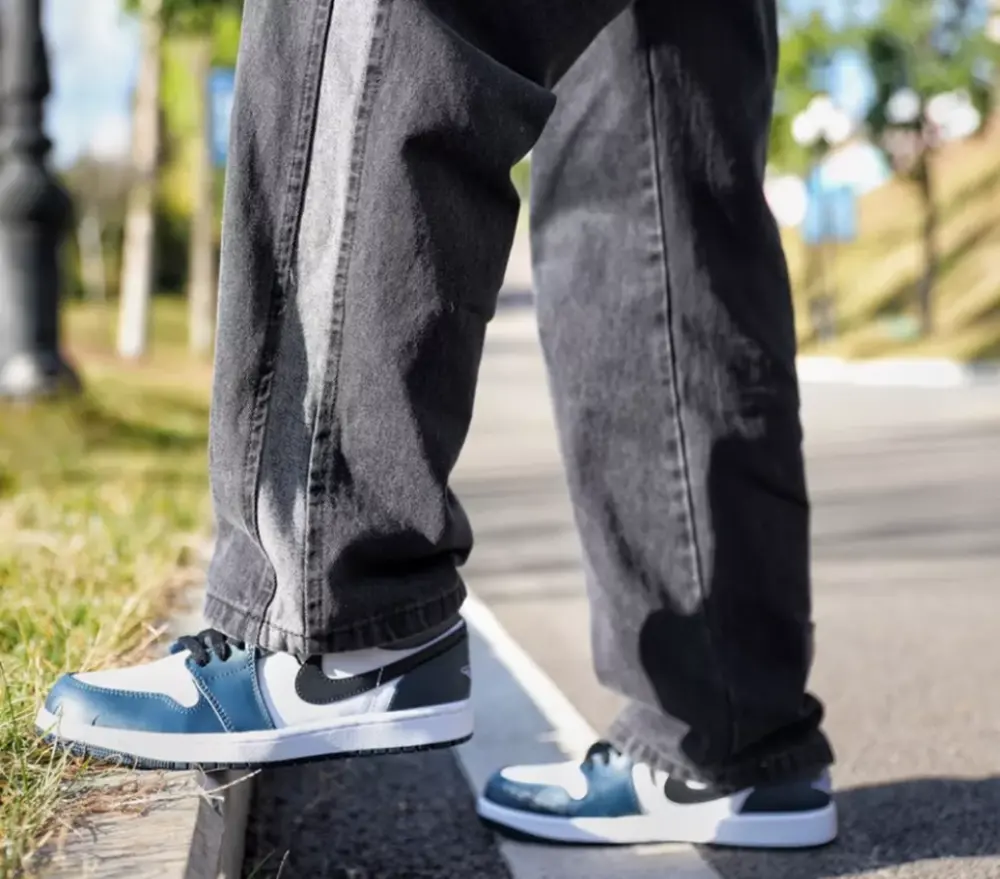 Alternative view of Giày Nike Air Jordan 1 Low 'Dark Teal' 553558-411