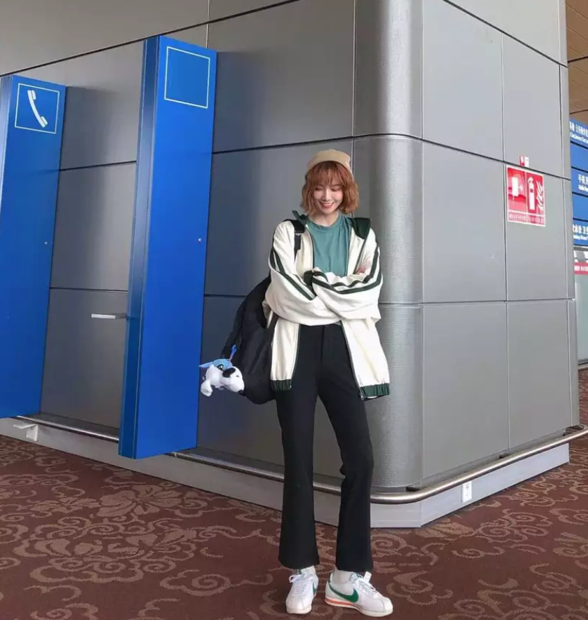 Giày Nike Stranger Things x Cortez 'Hawkins High' CJ6106-100 - Ảnh 4