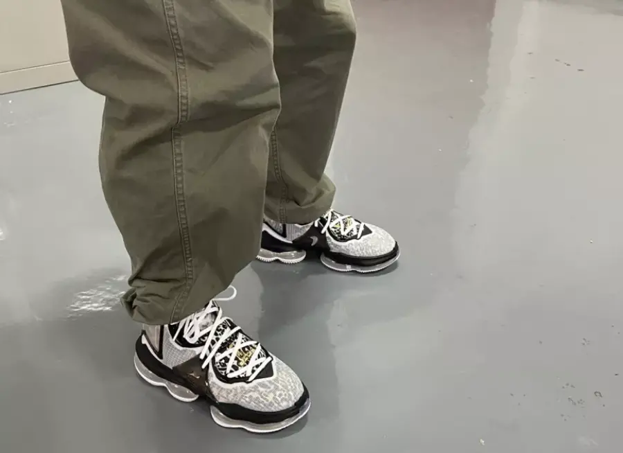 Giày Nike Lebron 19 'Royalty' DC9340-100 - Ảnh 4