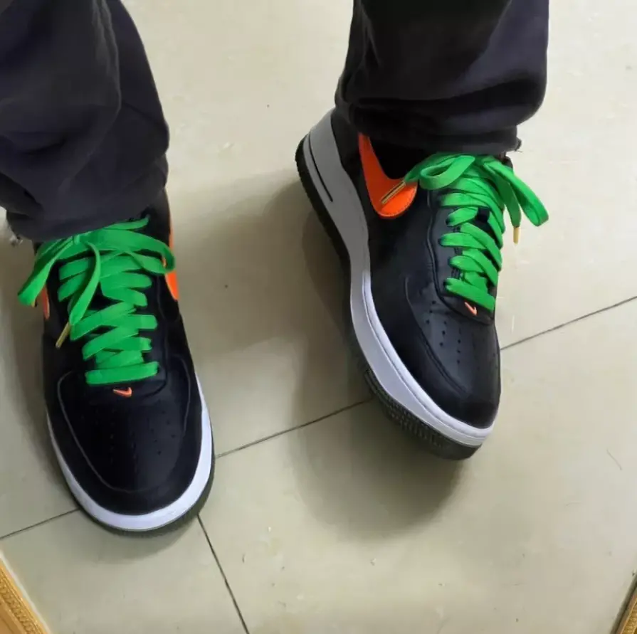 Alternative view of Giày Nike Air Force 1 Low ‘Hoops Black University Gold’ DH7440-001