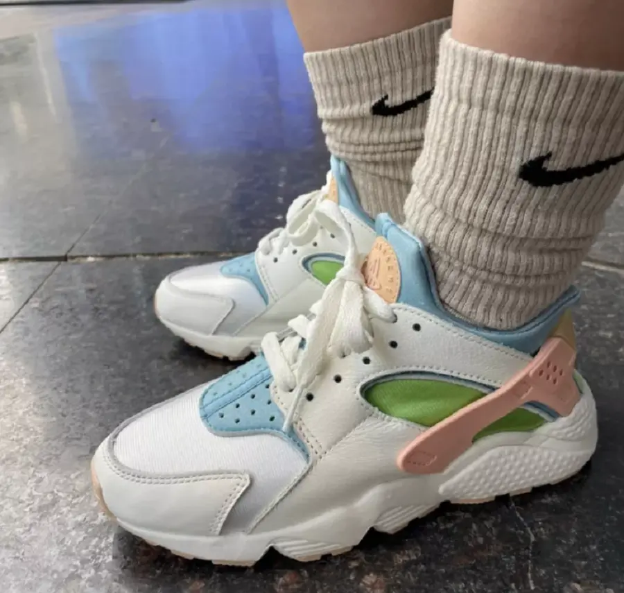 Alternative view of Giày Nike Air Huarache ‘Sun Club’ DQ0117-100