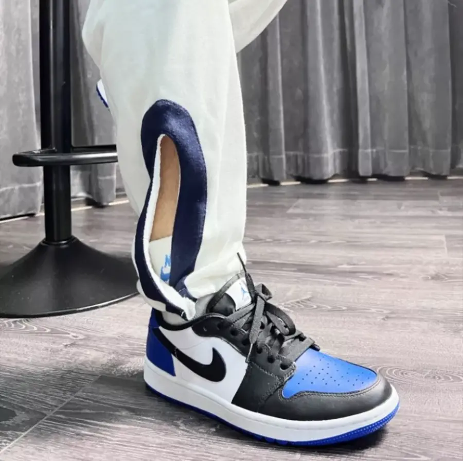 Alternative view of Giày Golf Nike Air Jordan 1 Low Retro 'Royal Toe' DD9315-102