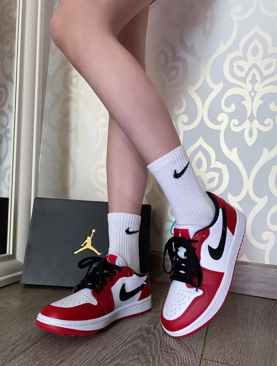 Alternative view of Giày Nike Jordan 1 Retro Low Golf 'Chicago' DD9315-600
