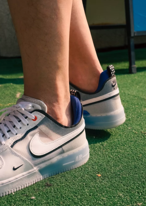 Alternative view of Giày Nike Air Force 1 React 'White Light Photo Blue' DH7615-101