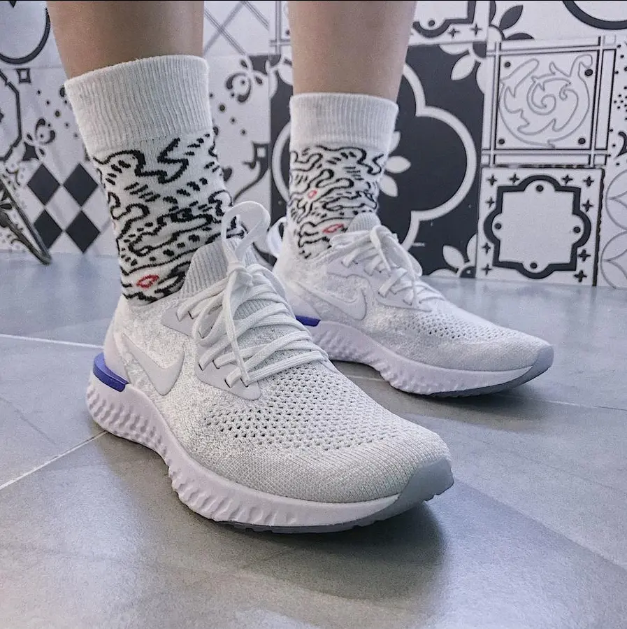 Alternative view of Giày Nike Wmns Epic React Flyknit 'White Racer Blue' AQ0070-100