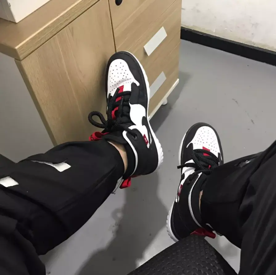 Alternative view of Giày Nike Air Jordan 1 React High 'Black White' AR5321-016