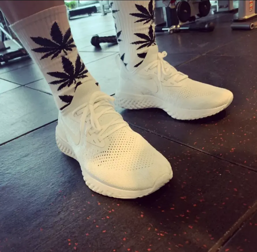 Alternative view of Giày Nike Epic React Flyknit 'Triple White' AQ0067-102