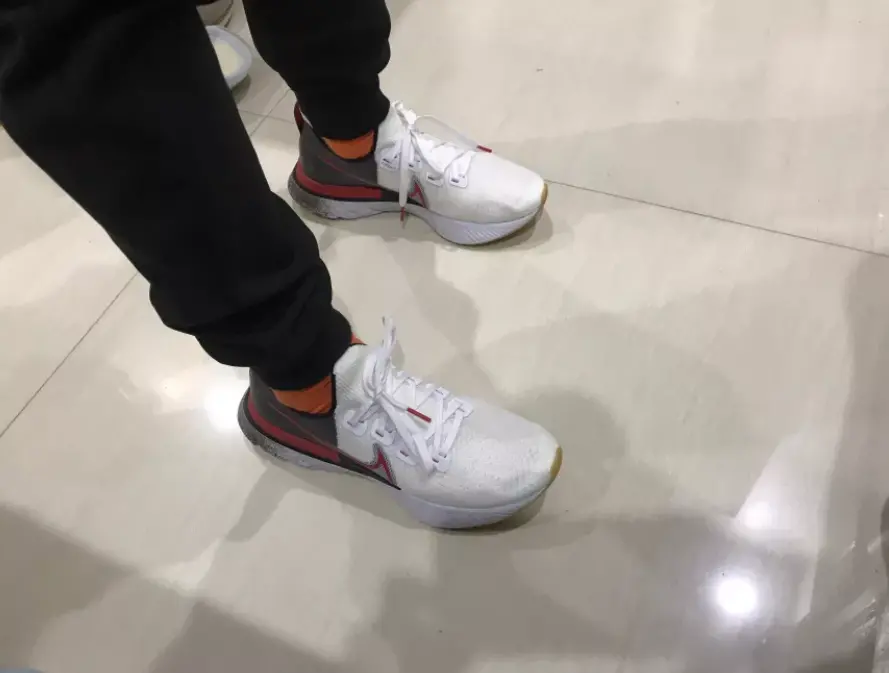 Giày Nike React Infinity Run Flyknit 'White University Red' CW5245-100 - Ảnh 4