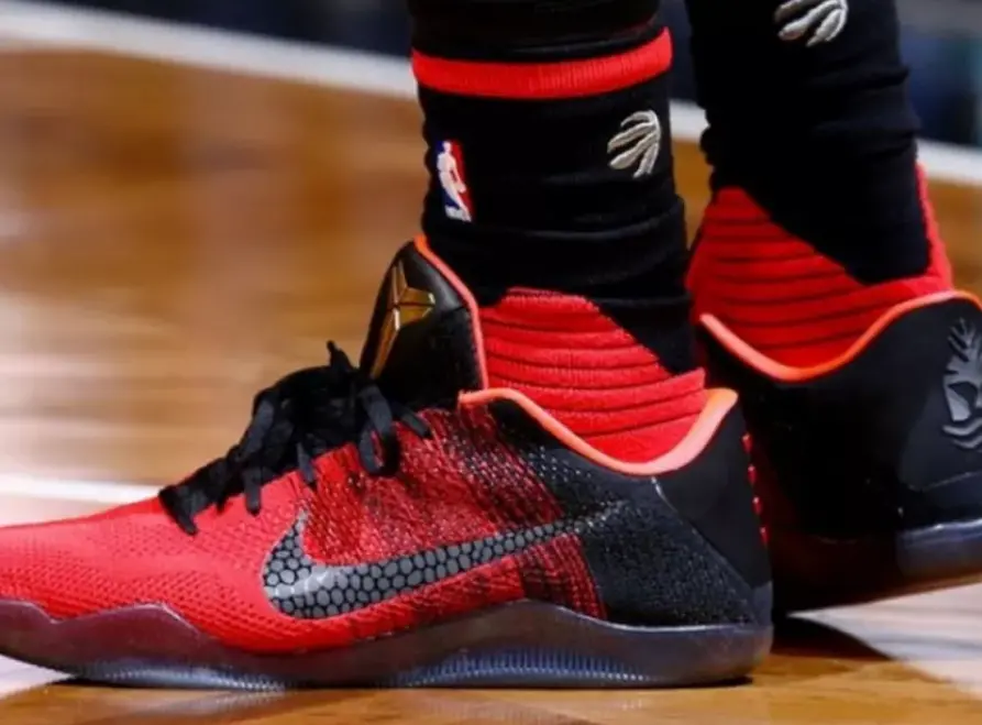 Alternative view of Giày Nike Kobe 11 GS 'Achilles Heel' 822945-670