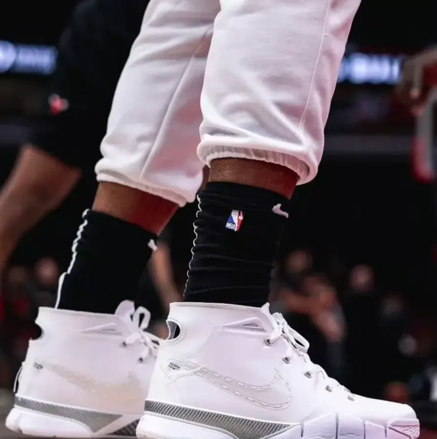 Alternative view of Giày Nike Kobe 1 Protro 'Noise Cancelling Pack' CI9911-110
