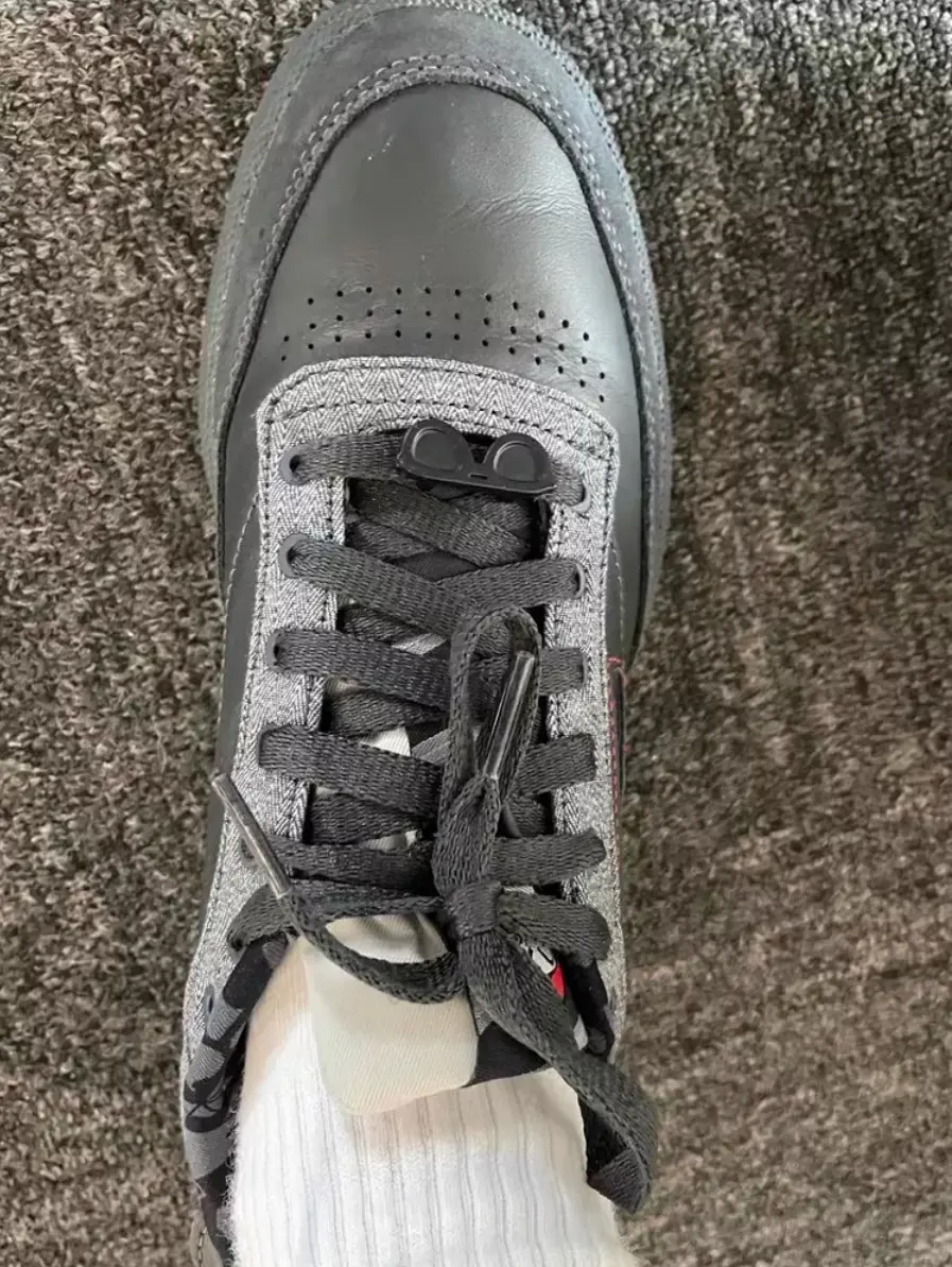 Alternative view of Giày Reebok The Money Heist x Club C 'The Professor' GX9441