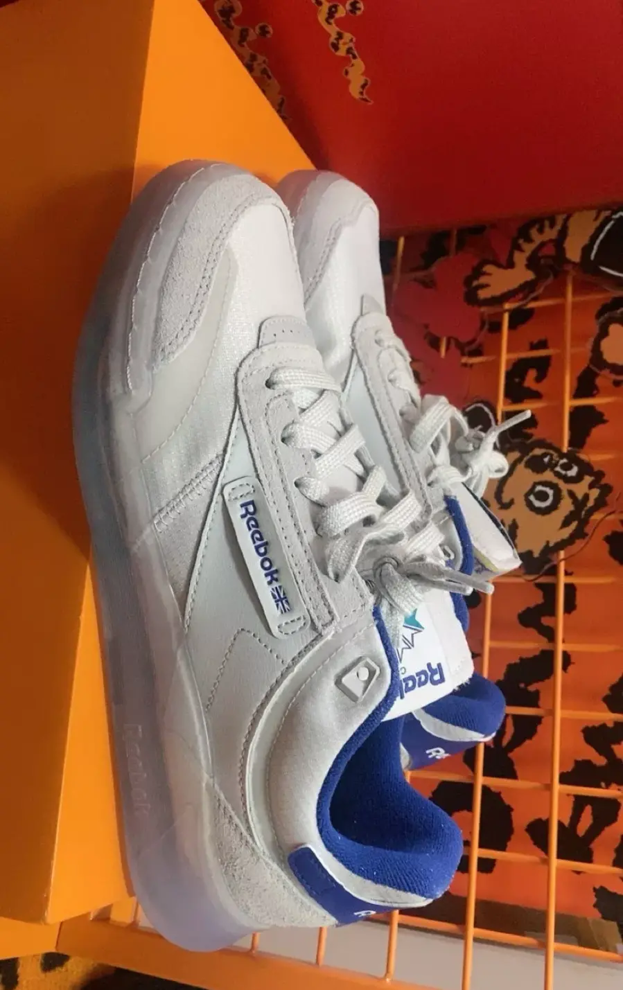 Alternative view of Giày Reebok Club C Legacy 'White blue' GX7560