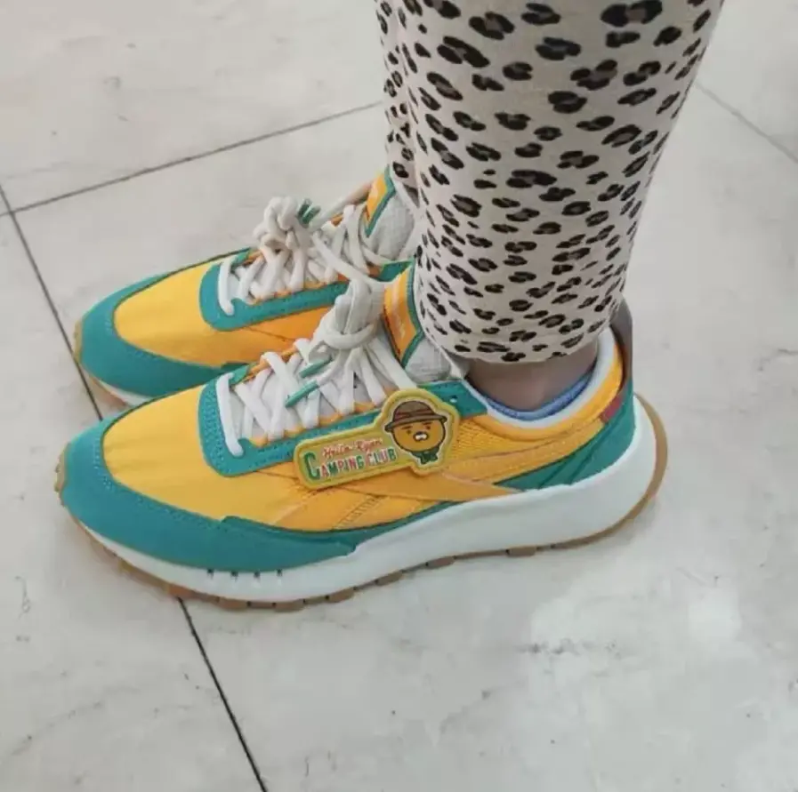 Alternative view of Giày Reebok Club C KaKao Friend 'Yellow' GZ6149