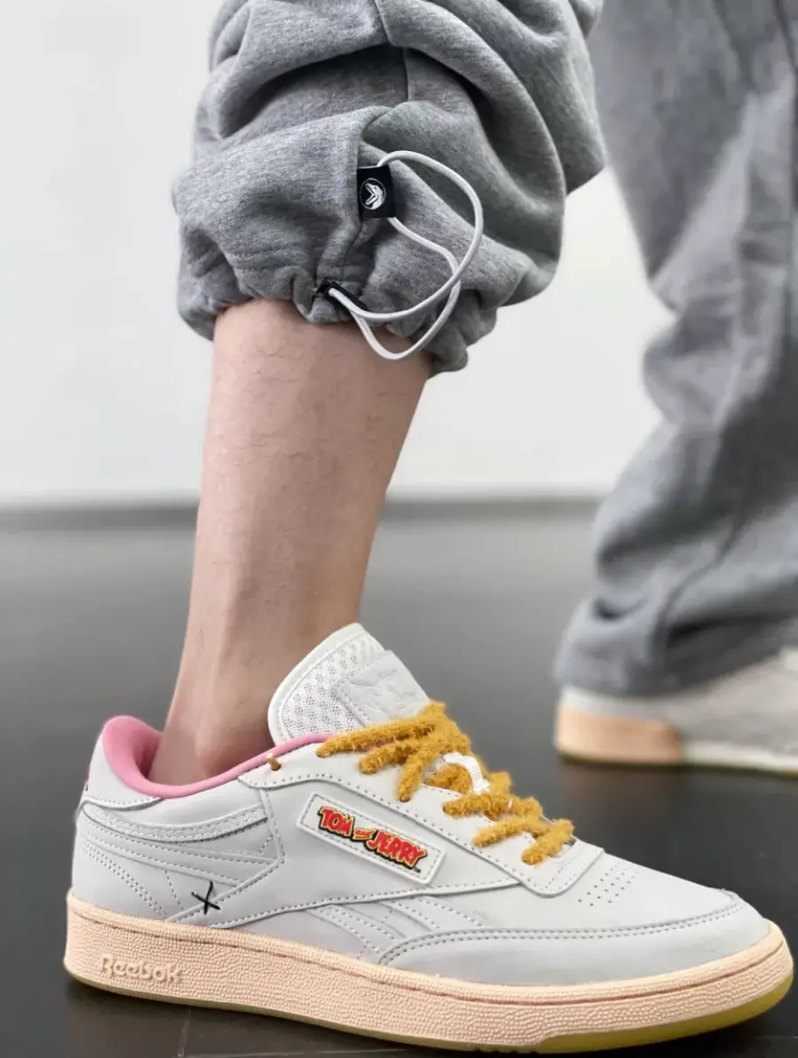 Giày Reebok Tom & Jerry x Club C 'Tom' FW4681 - Ảnh 5