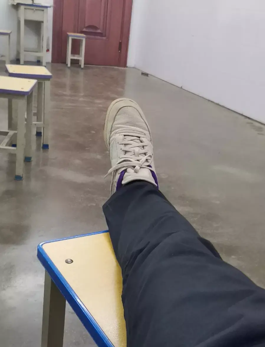 Alternative view of Giày Reebok Illumination's Minions x Club C 85 'Vicious 6' FZ1914