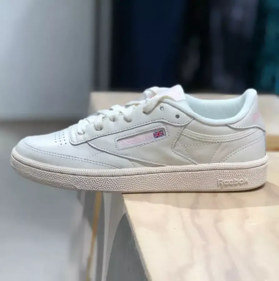 Alternative view of Giày Reebok Wmns Club C 85 'Chalk' DV8271
