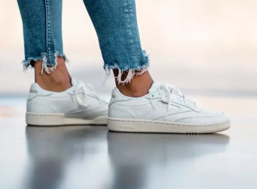 Alternative view of Giày Reebok Wmns Club C 85 'Chalk' EF7885