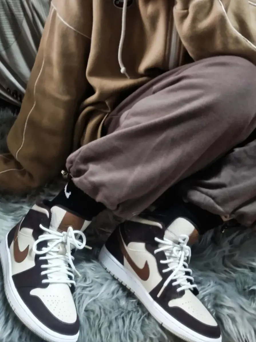 Giày Nike Air Jordan 1 Mid 'Cream Dark Chocolate' DO6699-200 - Ảnh 4