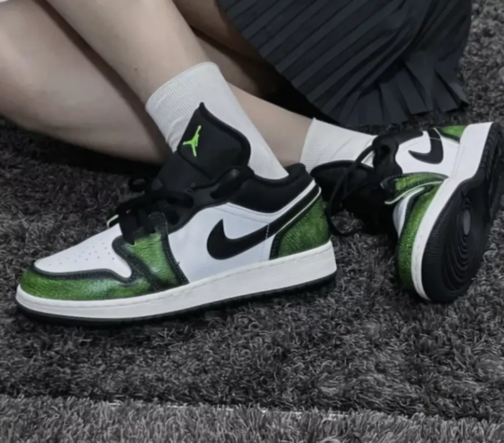 Giày Nike Air Jordan 1 Low Wear Away 'Electric Green' DN3705-003 - Ảnh 3