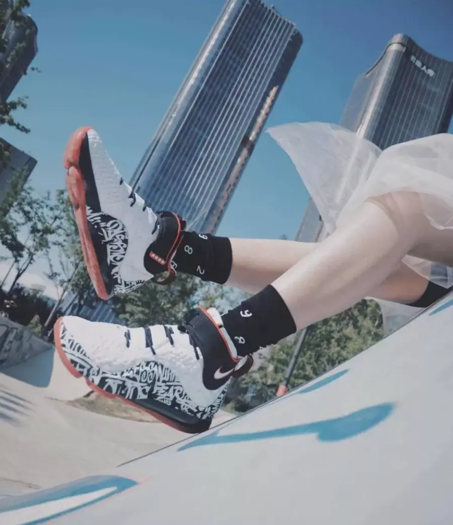 Giày Nike LeBron 17 'Graffiti' CT6047-100 - Ảnh 4
