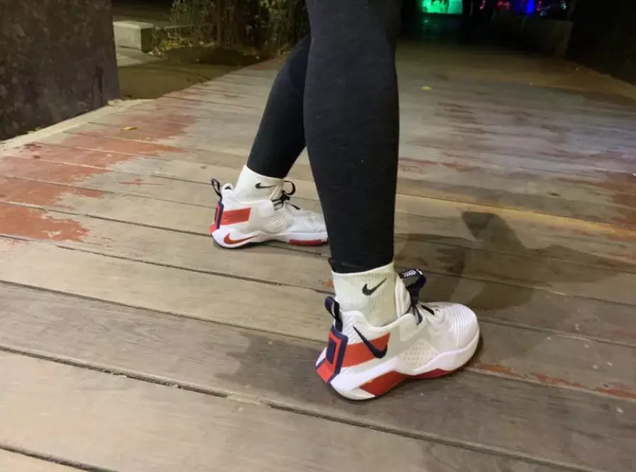Alternative view of Giày Nike LeBron Solder 14 'White Red' CN8689-100