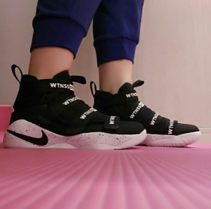 Alternative view of Giày Nike Lebron Soldier Xi Flyease 'Black' AJ6985-002