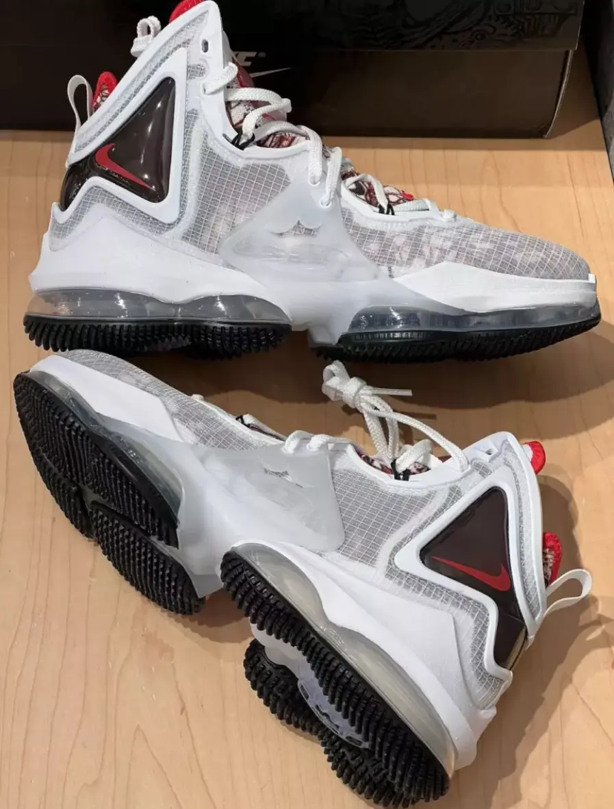 Giày Nike LeBron 19 'White Black Red Enfant' GS DD0418-101 - Ảnh 3