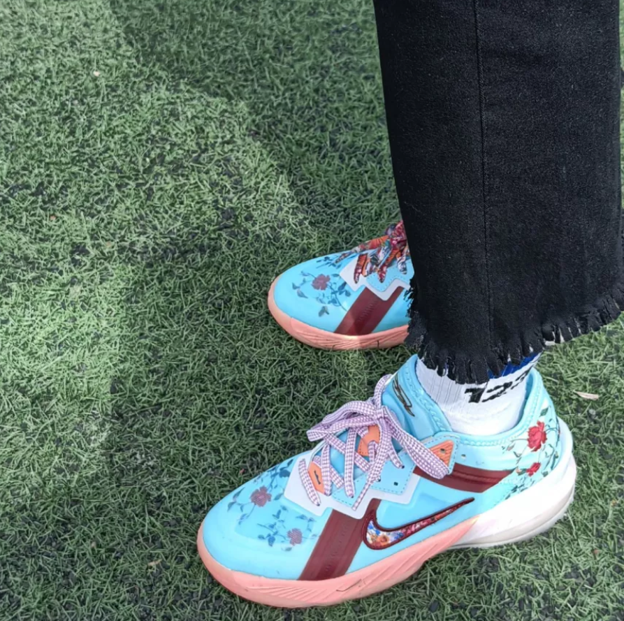 Giày Nike Mimi Plange x LeBron 18 Low GS 'Daughters' DN4177-400 - Ảnh 4