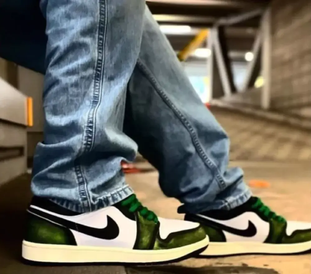 Alternative view of Giày Nike Air Jordan 1 Low Wear Away 'Electric Green' DN3705-003