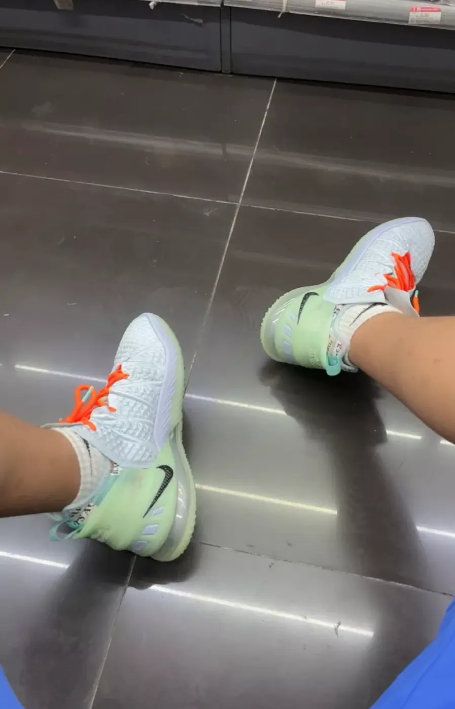 Alternative view of Giày Nike Diana Taurasi x LeBron 18 EP 'G.O.A.T.' CQ9284-401