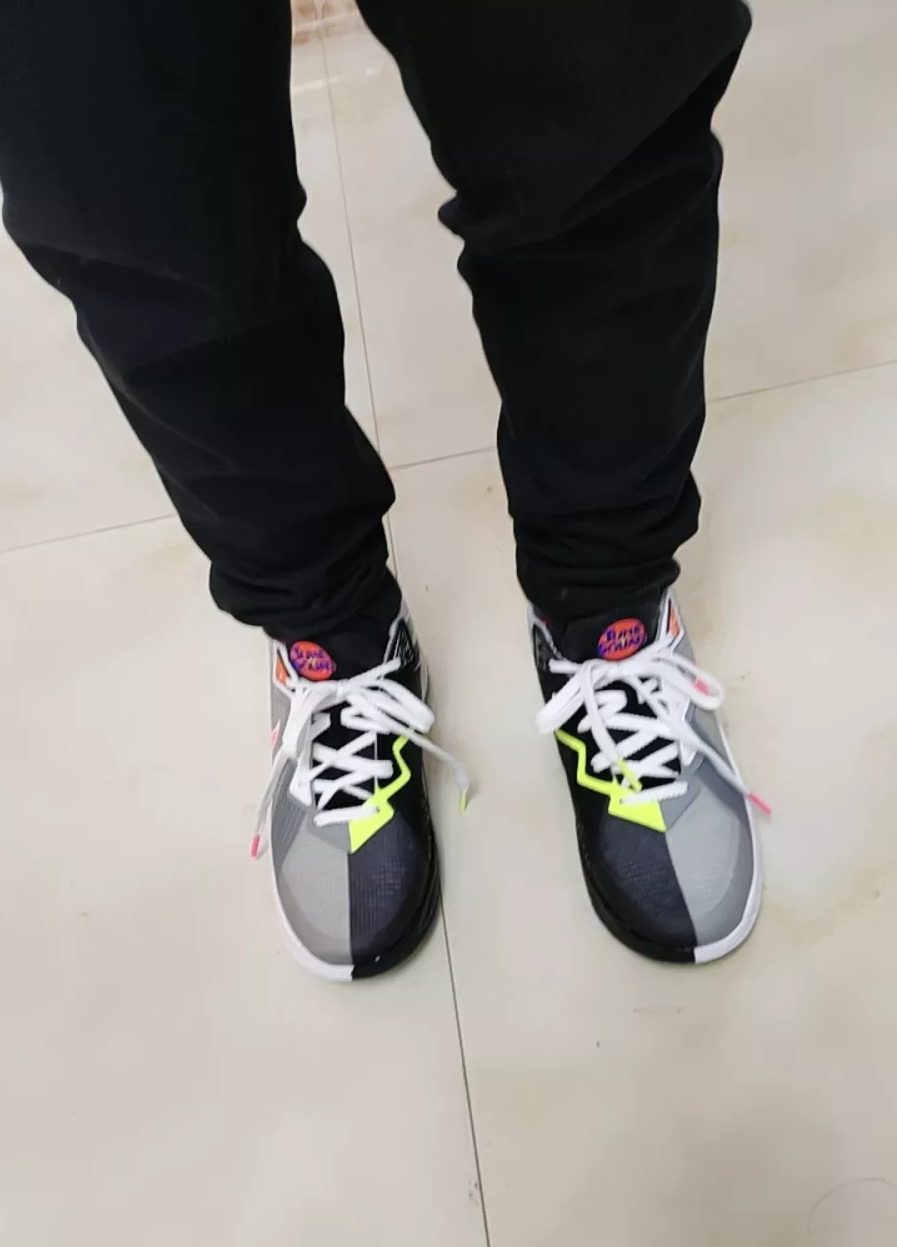 Giày Nike Space Jam x LeBron 18 Low GS 'Bugs x Marvin' DJ3760-005 - Ảnh 4