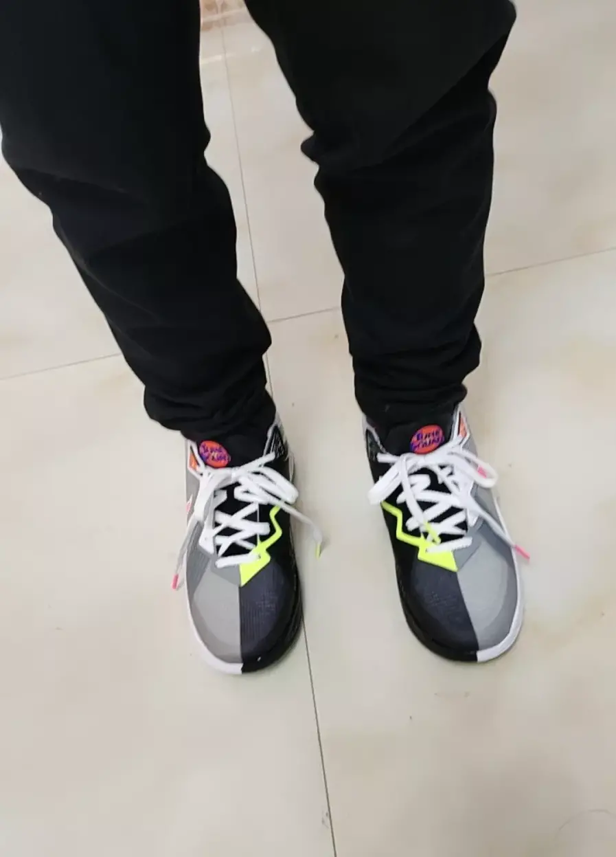Giày Nike Space Jam x LeBron 18 Low GS 'Bugs x Marvin' DJ3760-005 - Ảnh 4