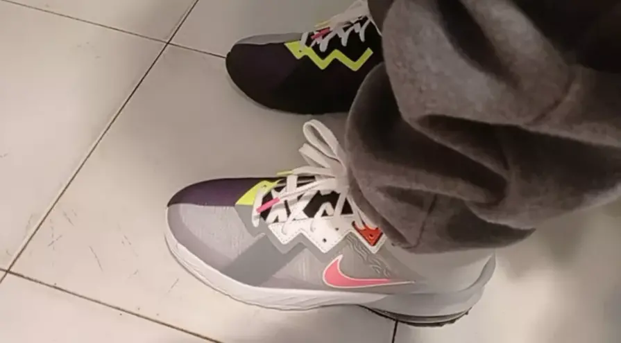 Alternative view of Giày Nike Space Jam x LeBron 18 Low GS 'Bugs x Marvin' DJ3760-005