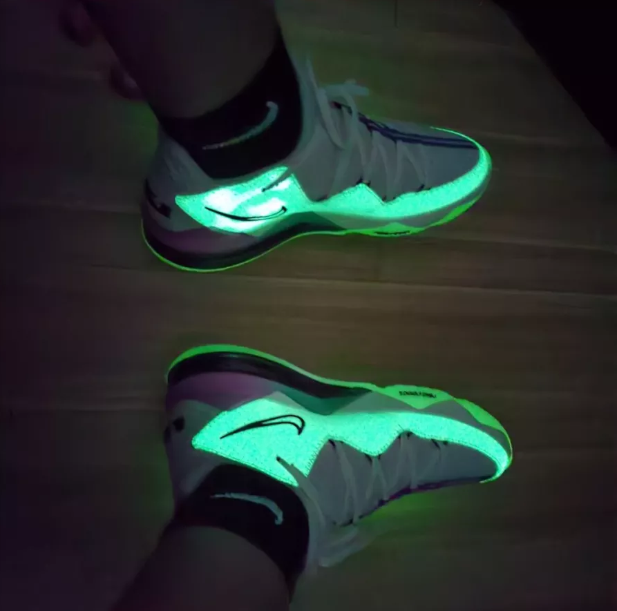 Giày Nike LeBron 17 Low EP 'Glow In The Dark' CD5006-005 - Ảnh 5