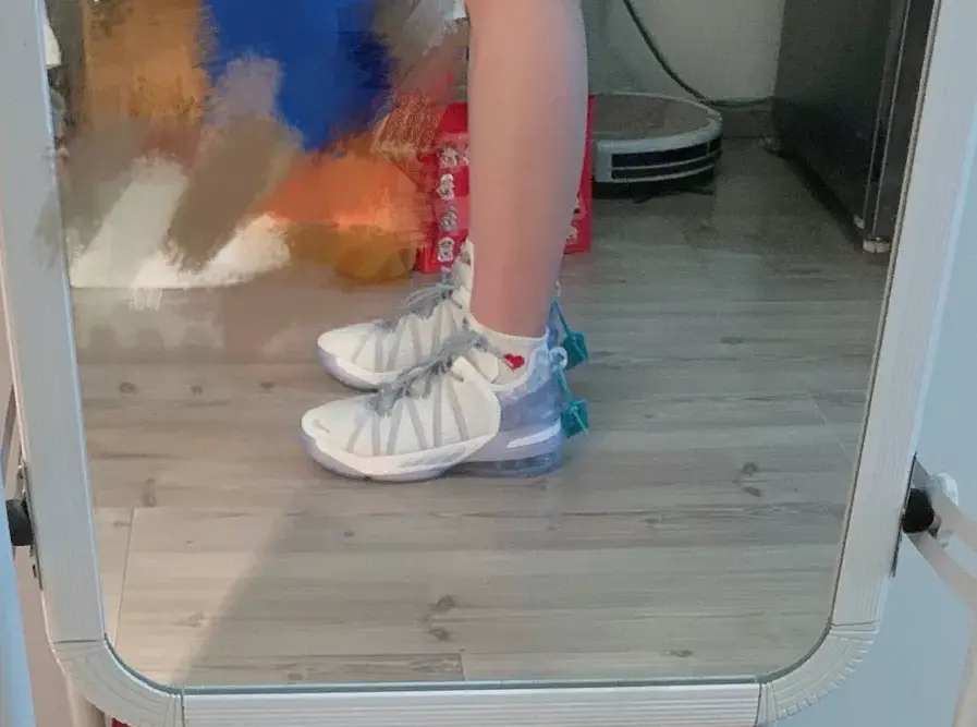 Alternative view of Giày Nike Lebron 18 NRG GS 'Blue Tint' CT4677-400