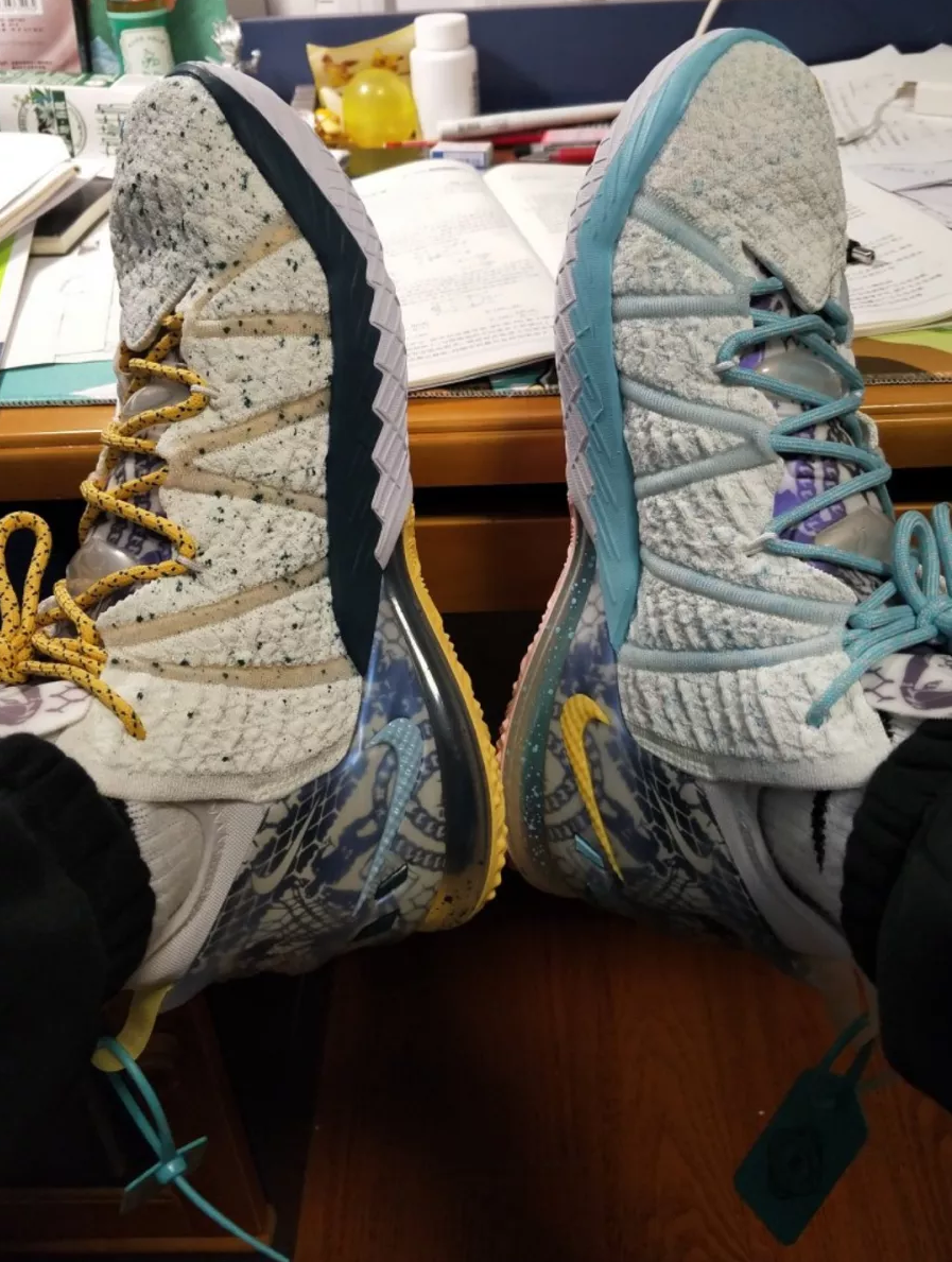 Giày Nike LeBron 18 'Reflections Flip' DB8148-100 - Ảnh 5