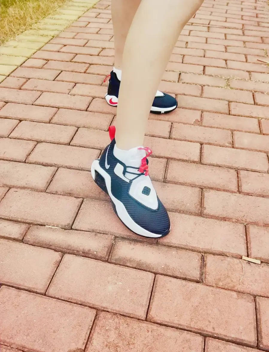 Giày Nike LeBron Soldier 14 GS 'Bred' CN8689-002 - Ảnh 4