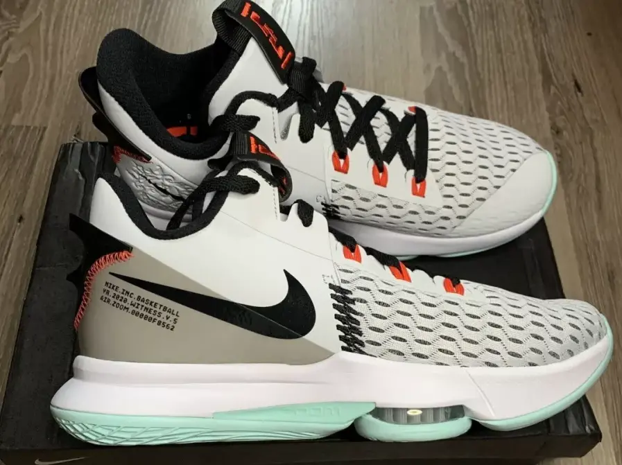 Alternative view of Giày Nike LeBron Witness 5 'Pure Platinum Light Dew' CQ9380-006