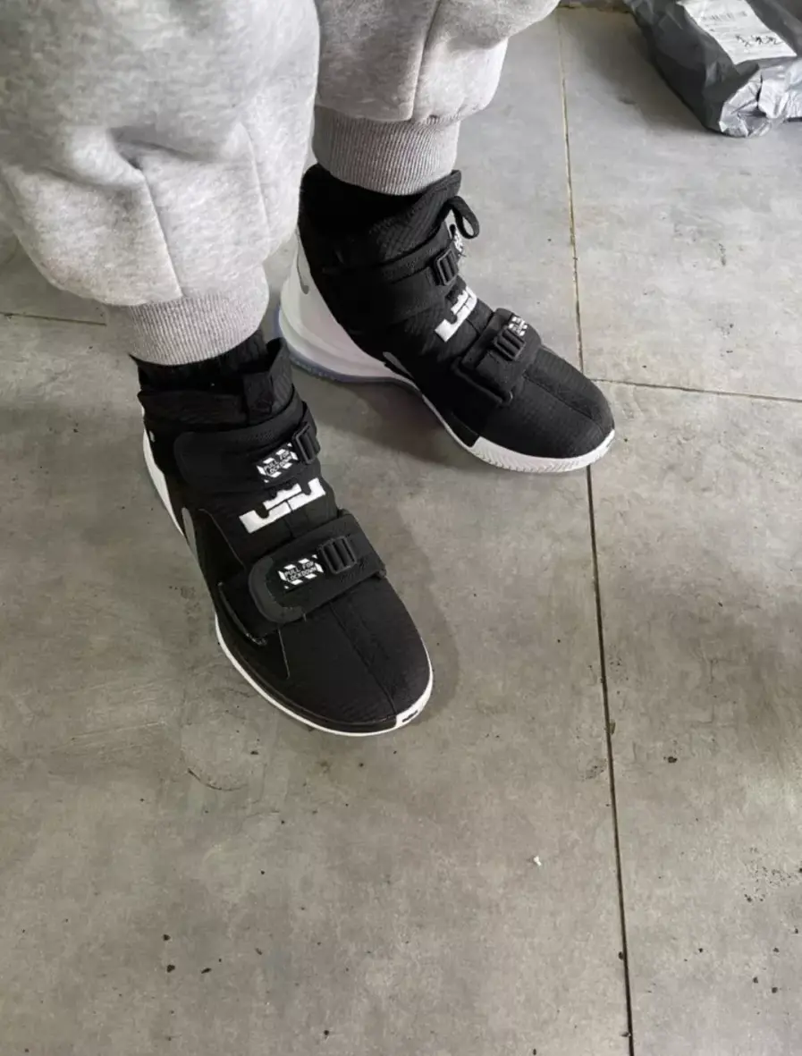 Alternative view of Giày Nike LeBron Soldier 13 SFG TB 'Black White' CN9809-002