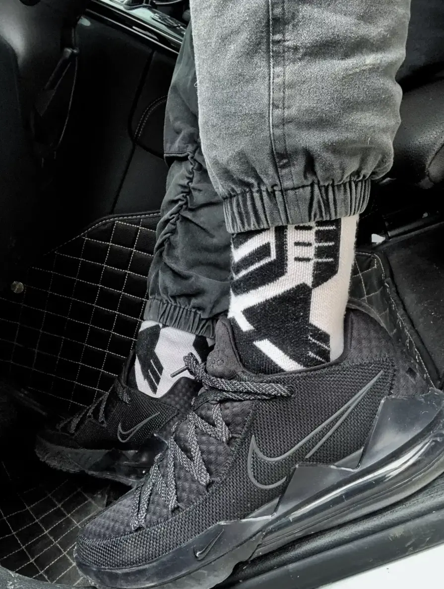 Giày Nike LeBron 17 Low 'Triple Black' CD5007-003 - Ảnh 4