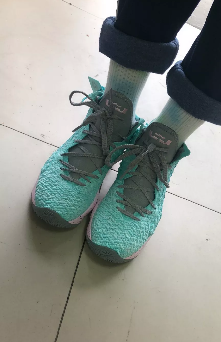 Giày Nike LeBron 17 GS 'South Beach' BQ5594-444 - Ảnh 3