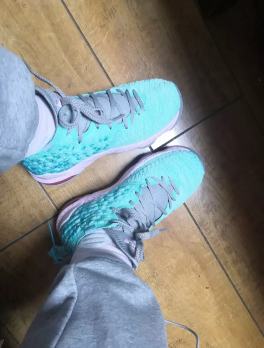 Alternative view of Giày Nike LeBron 17 GS 'South Beach' BQ5594-444