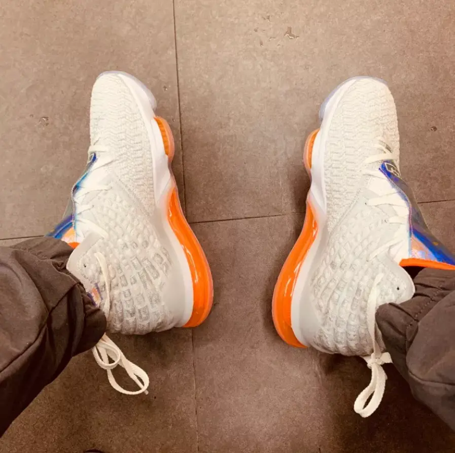 Alternative view of Giày Nike LeBron 17 'Future Air' CT3843-100