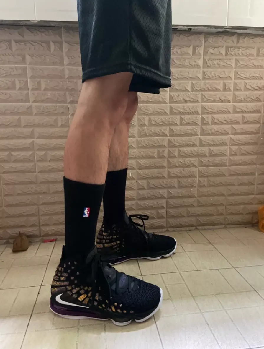 Alternative view of Giày Nike LeBron 17 'Lakers' BQ3177-004