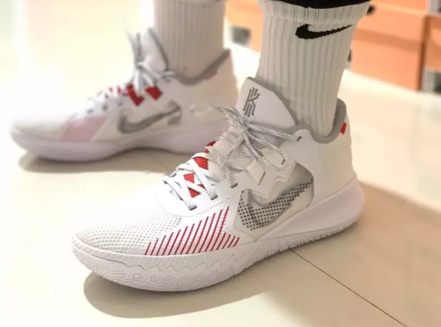 Alternative view of Giày Nike Kyrie Flytrap 5 EP 'White University Red' DC8991-100